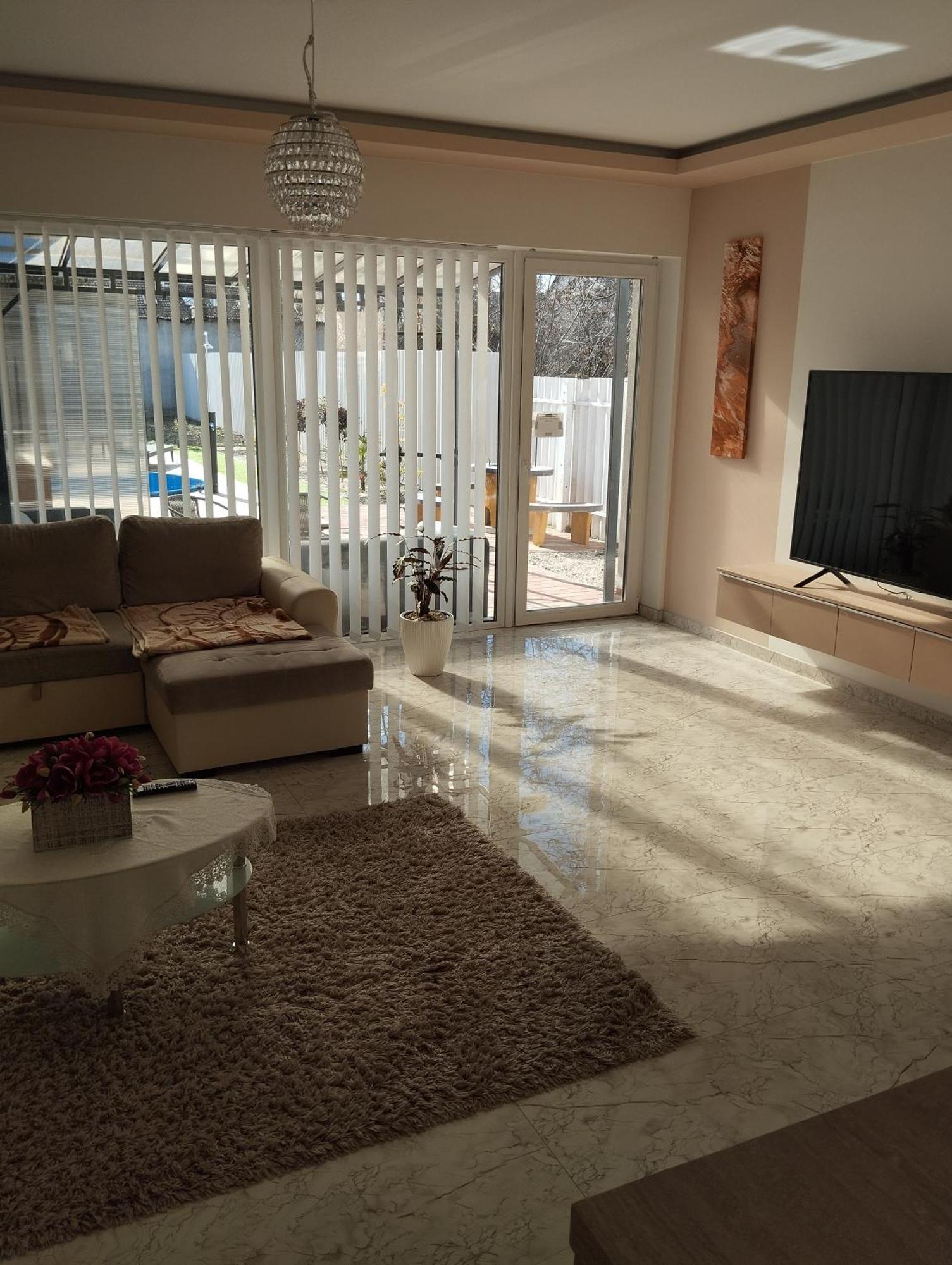 Appartement Sarkcsillag Teljes Csaladihaz- Star Complete Family House à Szeged Extérieur photo